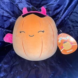 ✨BNWT Halloween Squishmallow Margie 8 inch pumpkin w costume horns and tail 🎃